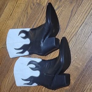 Bershka Womens Western heeled Boots Cowboy Black White Flames US EU 35